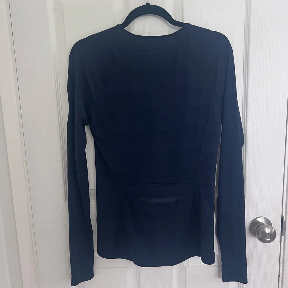 Athleta Women's Long Sleeve Athletic Top Size S - Picture 6 of 7